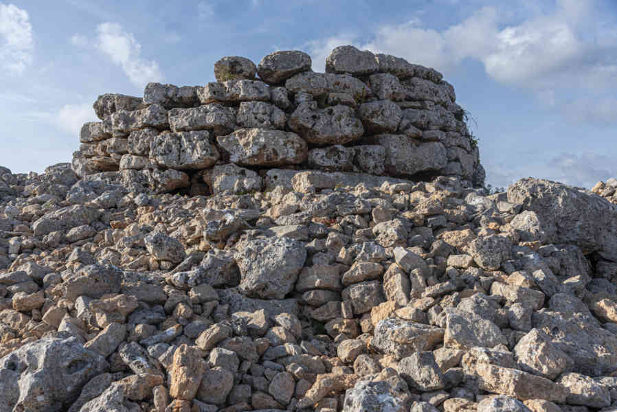 Mallorca - Llucmajor 50 - poblado prehistórico de Capocorb Vell.jpg